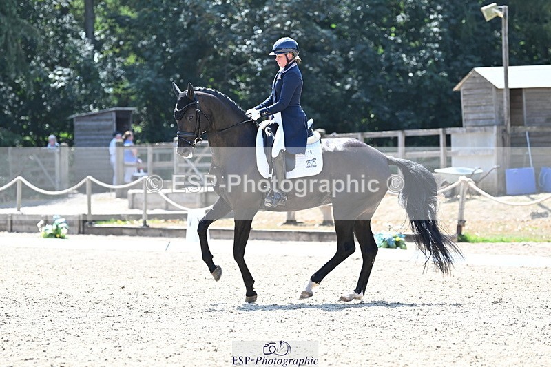 250810A-140122-07191 - 070-Abbie.NewburySeagry.Firstamour