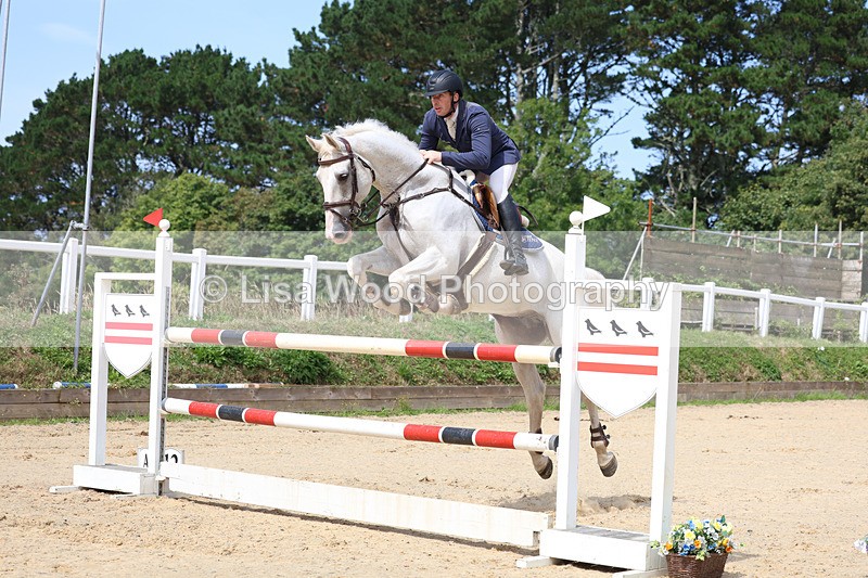 3E7A1840 - Class 9: Senior Foxhunter/1.20 open