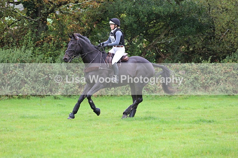 JPP_5387 - Class 4: 80cm: Crossed Logs