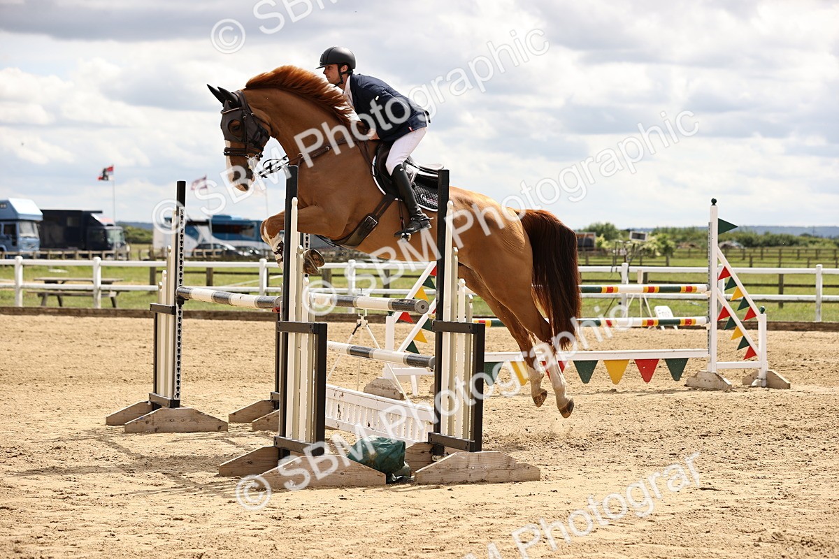 SBM_003390 - Class 11 - Senior Newcomers - 1.10m