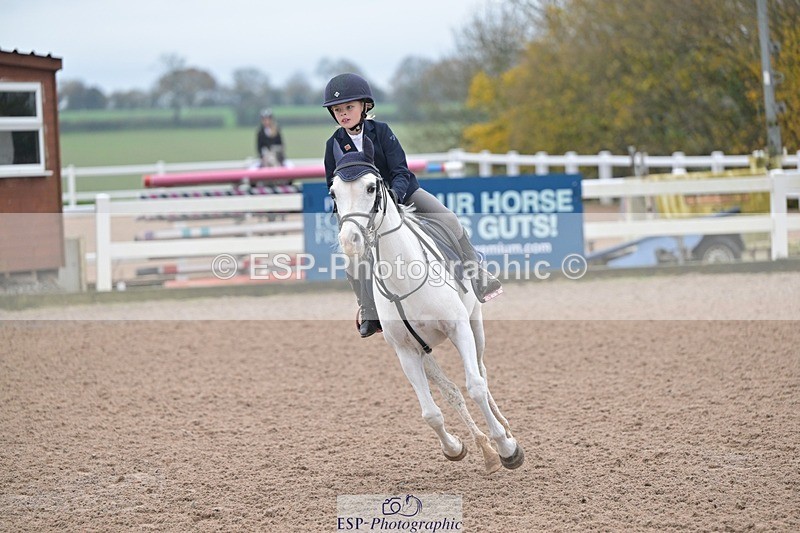 251116-100639-01112 - Cls 2 Pony Intro 70cm