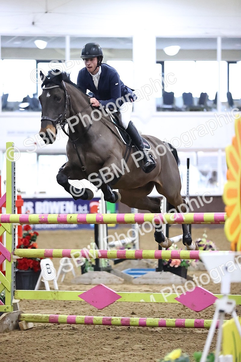 SBM_010253 - Class 25 - Equestrian Senior Foxhunter 1.20m
