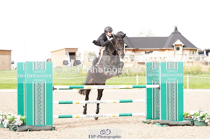 241004A-151408-00917 - Fri 04 Snr Fox & 1.20m Open