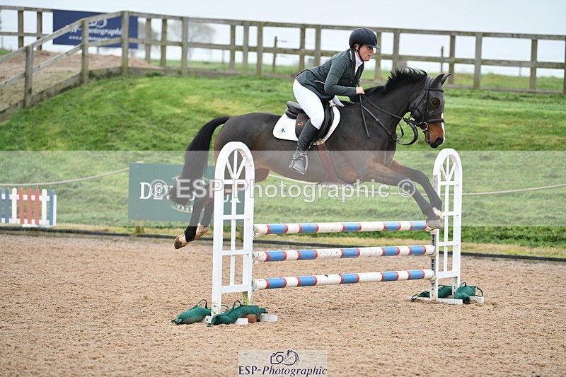 241102A-110640-04192 - SAT Cls 9 British Novice and 90cm Open