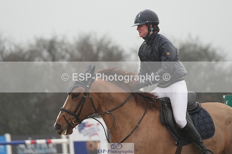 251207-120548-01963 - Cls 20 Snr Newcomers and 1.10m