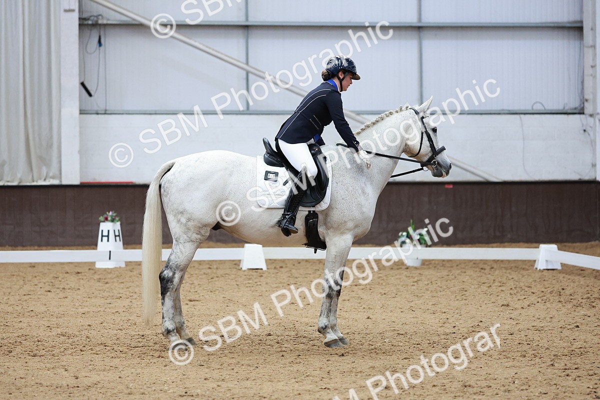 SBM_009909 - Class 6b - Novice 6 - 12.40-13.43