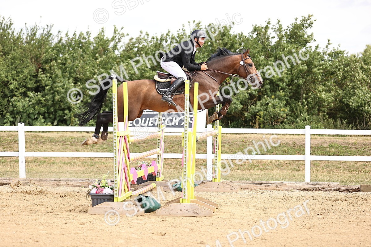 SBM_009947 - Class 8 - Senior Newcomers - 1.10  Open