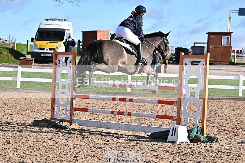 251119-130523-00423 - Cls 4 Newcomers and 1.10m Open