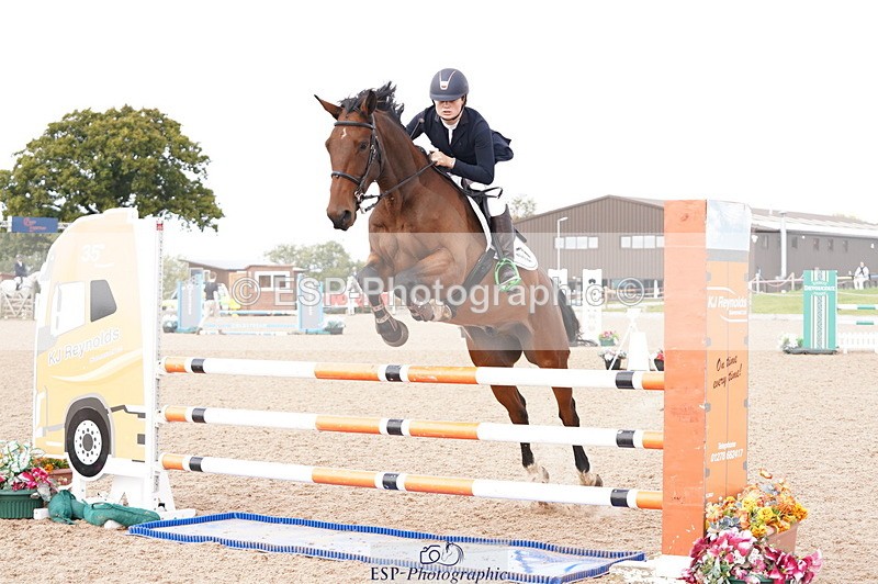 241004A-131346-00559 - Fri 03 Snr Newc & 1.10m Open