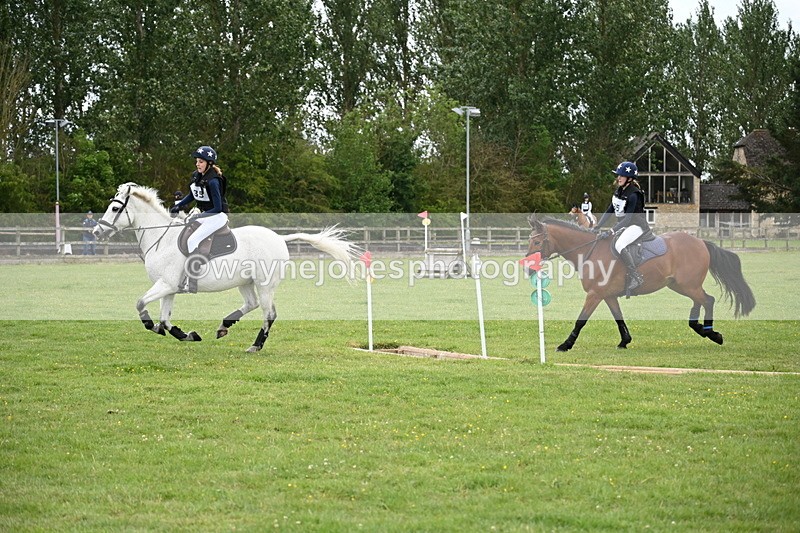 WJ6_3585 - Class 5 80cm Pairs