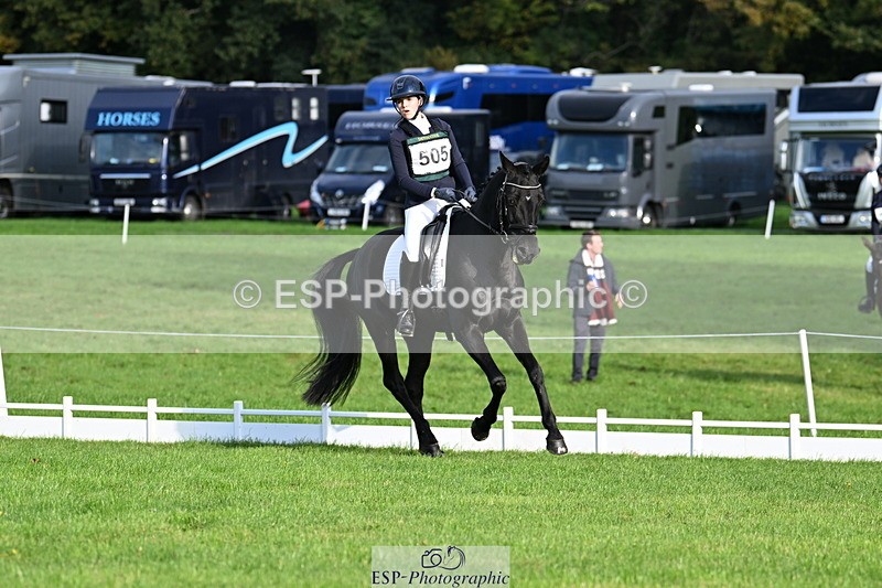 251023A-102331-02476 - G-505-Sarah.Amos