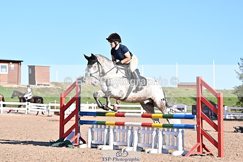 250708A-182504-00510 - 90cm Classes