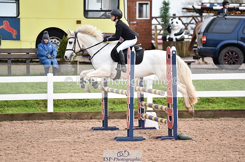 231203A-113046-00889 - Cls 4 Newcomers & 1m Open