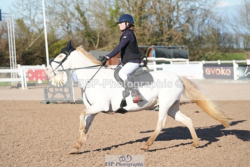 251130-105656-01030 - Cls 4 Pony Brit Nov & 80cm Open
