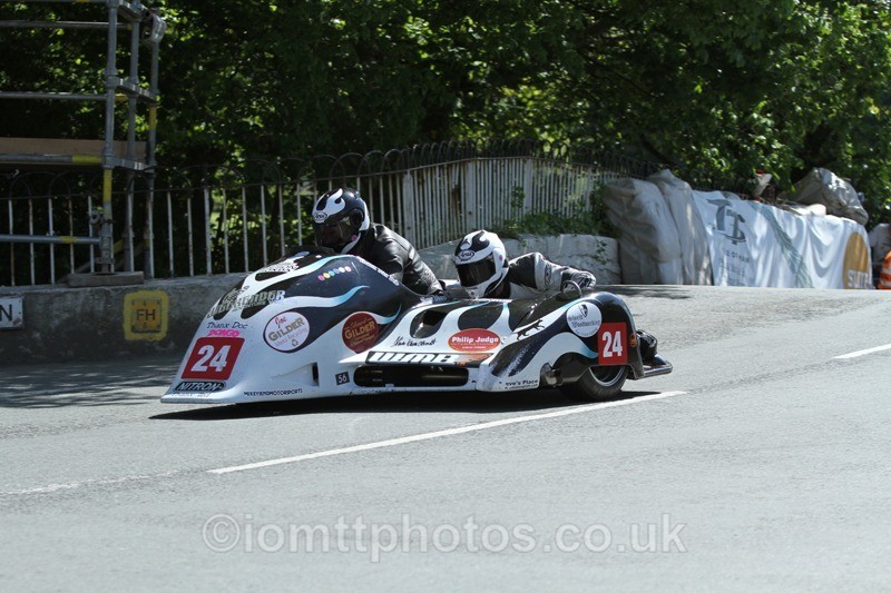 IMG_2787 - Sidecar Race 2 - TT 2013