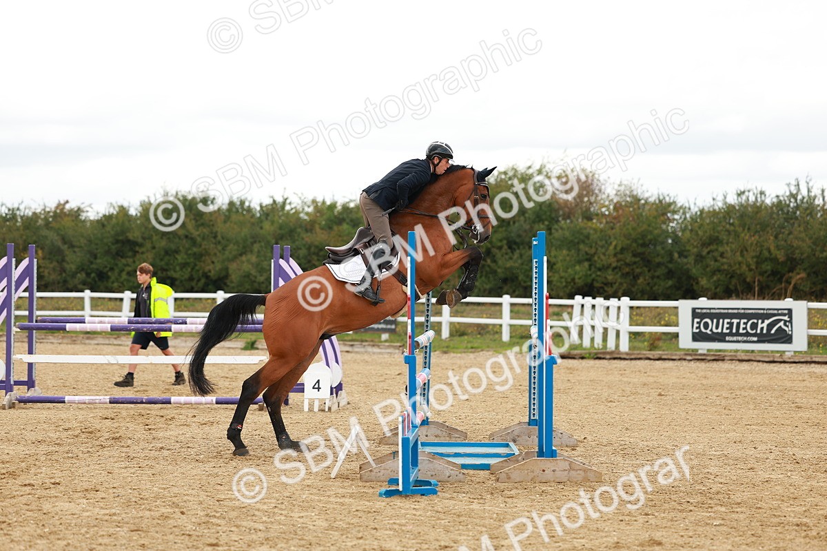 SBM_001449 - Class 4 - Senior Newcomers - 1.10m