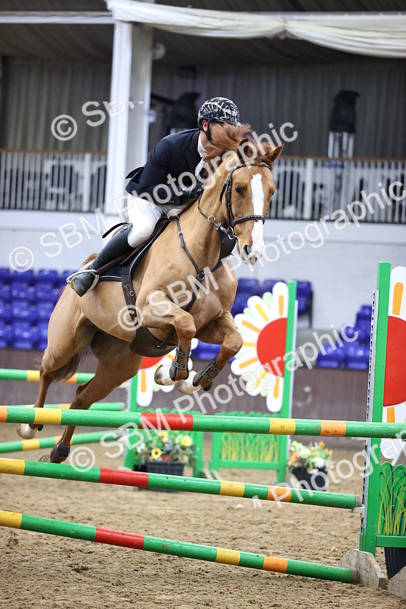 SBM_2250 - Class 8 - Nupafeed Supplements Senior Discovery/ 1m Open