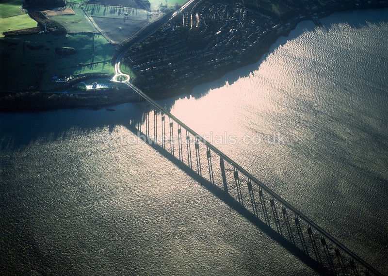 A00484A Tay Road Bridge south approach 2004 - Settlements, infrastructure and attractions