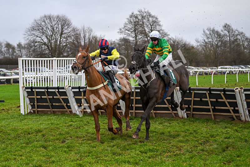 110124-Race 4-Hasthing-2591 - Race 4