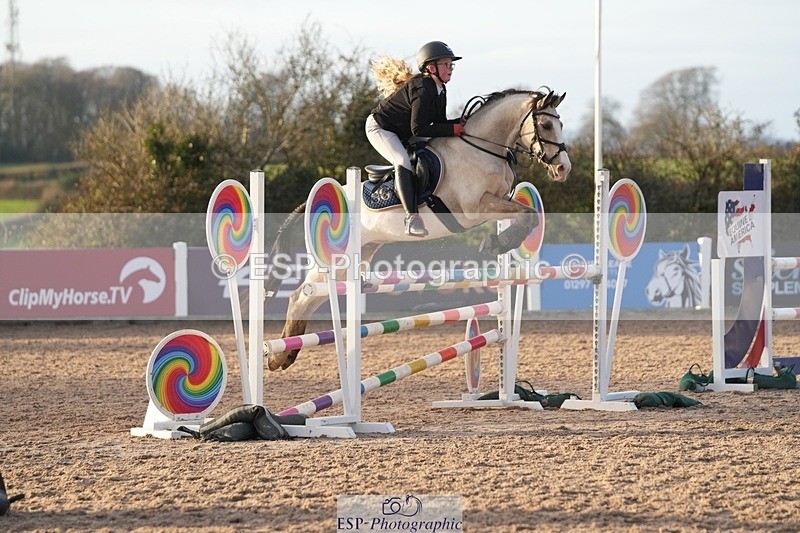 251130-145851-02373 - Cls 32+33 Springboard and Winter's