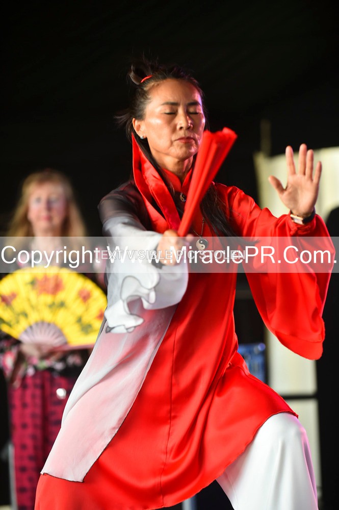 SH4_1688 - Tai Chi with Lisa Kay.