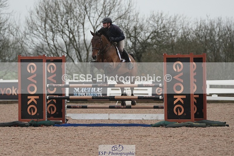 251207-115811-01926 - Cls 20 Snr Newcomers and 1.10m