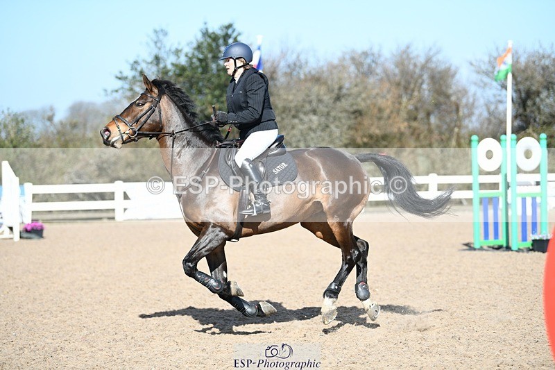250330-102906-06130 - Cls 32 British Novice and 90cm