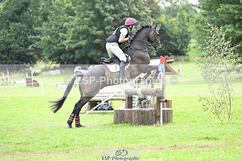 240804-113939-12101 - 415-Benjamin_Plunket-BARDUN_ACROBAT