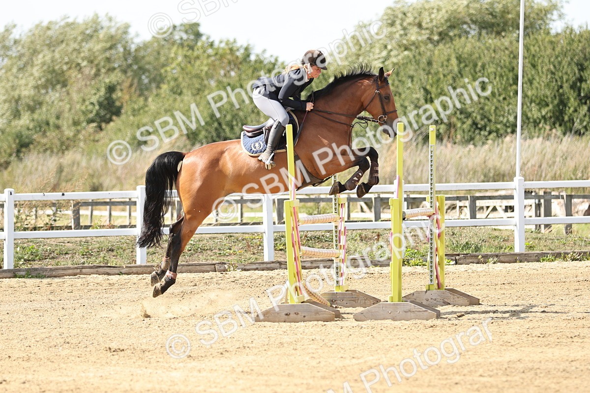SBM_005068 - Class 6 = Senior Newcomers - 1.10m Open