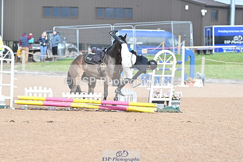 240315A-095502-00136 - Cls 1 Seniors 1.05 and 1.10m Open