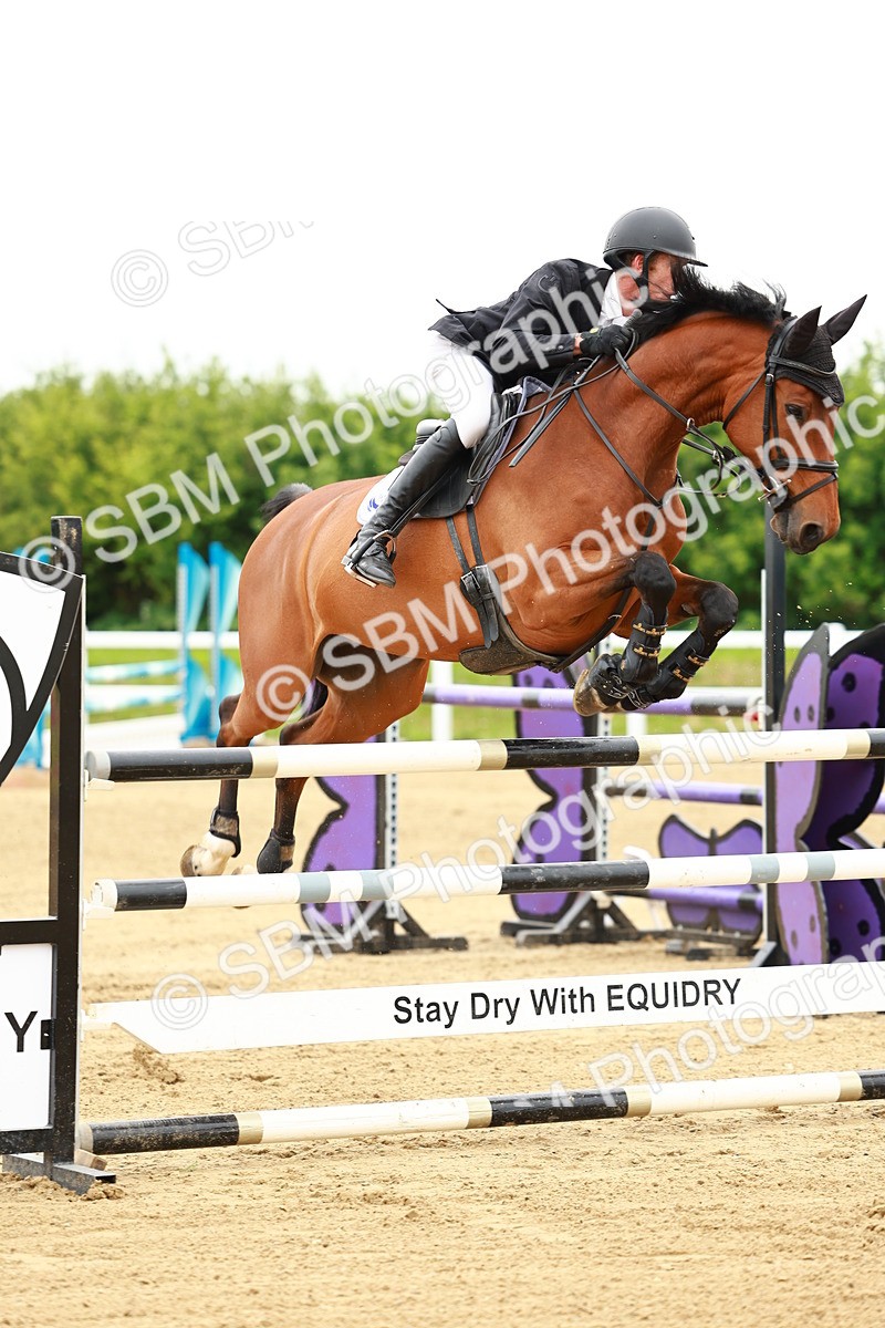SBM_000953 - Class 5 - Senior Foxhunters - 1.20m