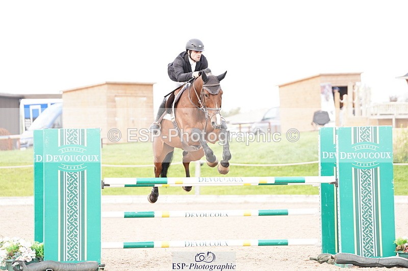 241004A-143506-00751 - Fri 04 Snr Fox & 1.20m Open
