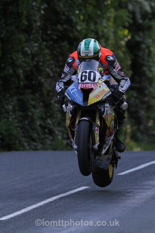 Peter Hickman* BMW / Ice Valley by Motorsave Trade - Friday Practice - Solos