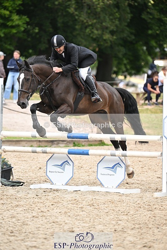 240704-124516-03329 - Cls 7 95cm Amateur Qualifier