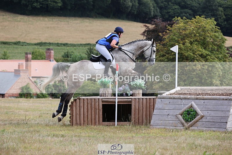 250802A-102544-00878 - A-006-Sarah.Morrison-QUALITY.STEP.ON