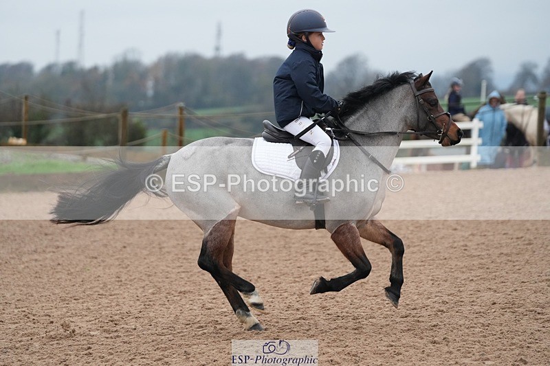 251116-095148-01434 - Cls 18 Clear Round 50cm