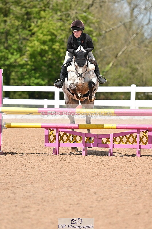 240504A-140817-02140 - Cls 20 & 21 Club & Schools 1m