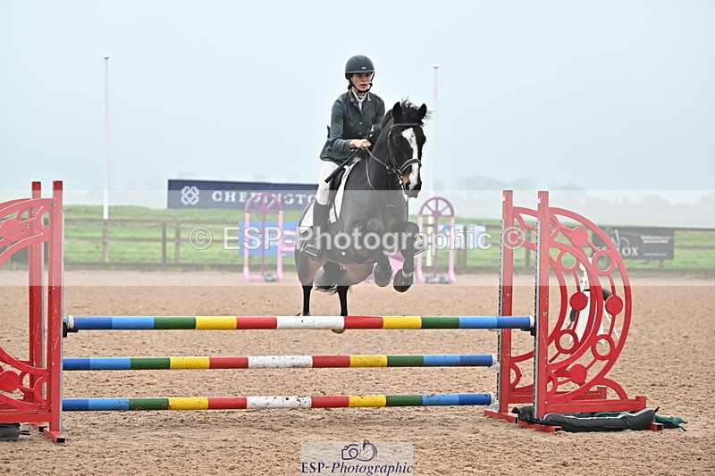 241103A-101809-06603 - SUN Cls 18 British Novice and 90cm Open