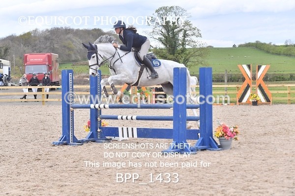 BPP_1433 - CLASS 15 SAT Senior BritiNovice/ 90cm Open