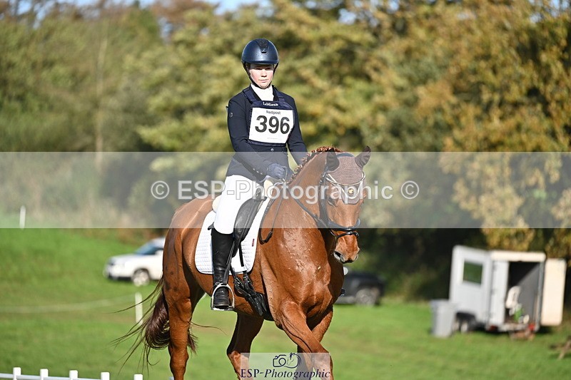 251024A-151537-14003 - E-396-Madeleine.Robertson