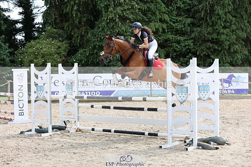 250614A-154500-08106 - Cls 30 1.05m Amateur Q and Open