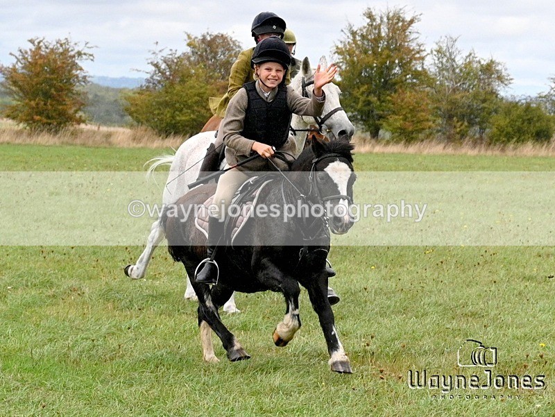 WJ7_1105 - Berks & Bucks Hound Exercise Blewbury 13-09-26