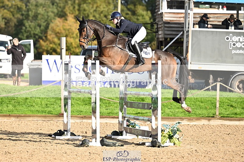 251024A-102908-06460 - B-140-Charlotte.Ward