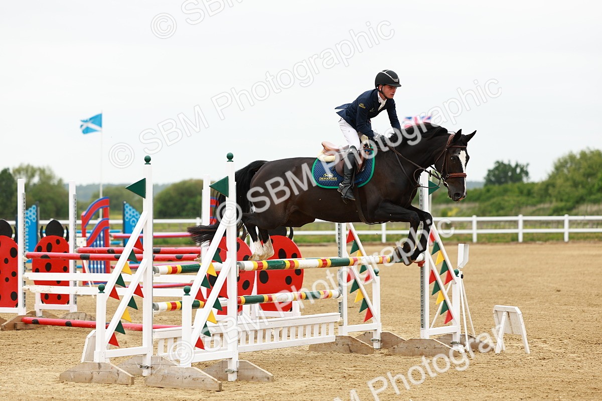 SBM_000943 - Class 4 - Senior Newcomers - 1.10m