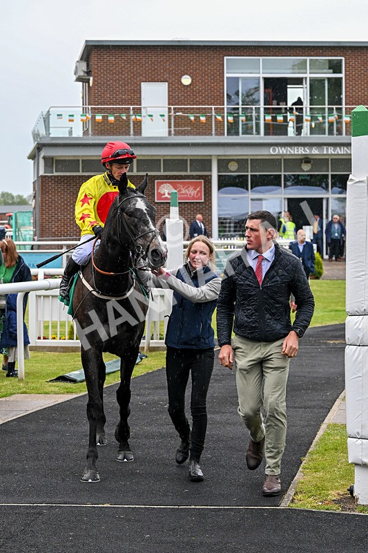 160526-Race 7-Brighton Boy-0132 - Race 7 5.25pm Sky Bet Price Boosts Handicap