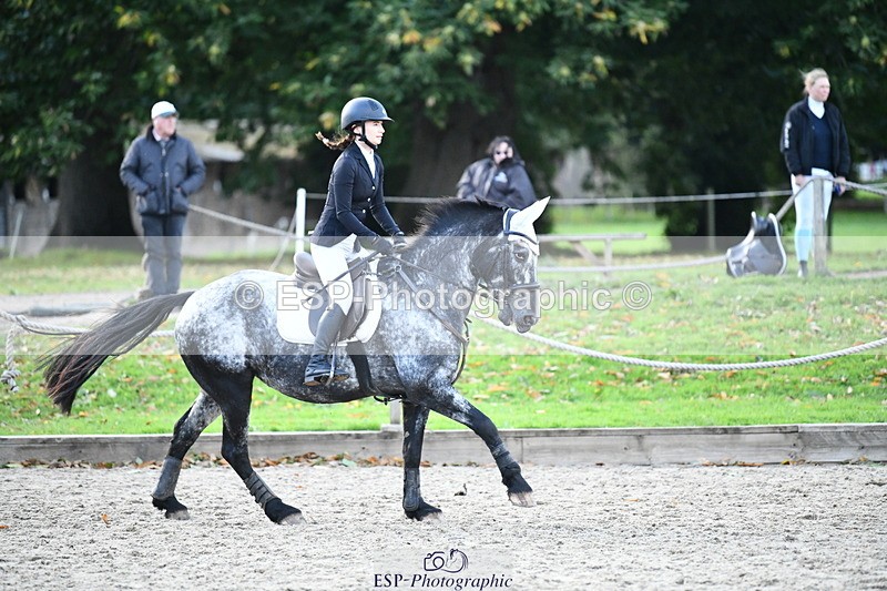 251004A-153949-01924 - Classes 8 & 9 70cm