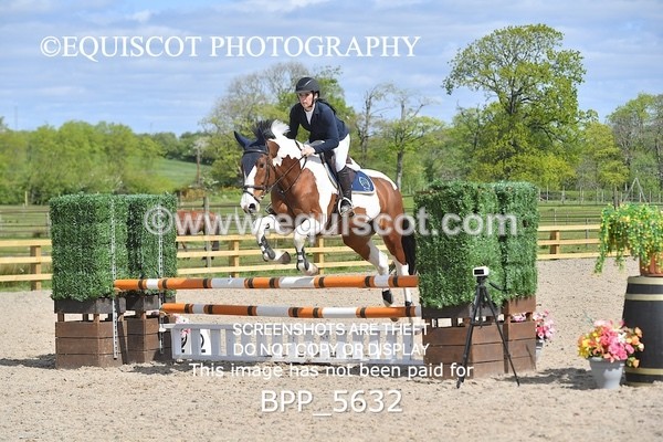 BPP_5632 - CLASS 24 SUN Senior BritiNovice/ 90cm Open