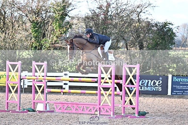 251203-132213-00687 - Cls 4 Newcomers and 1.10m Open