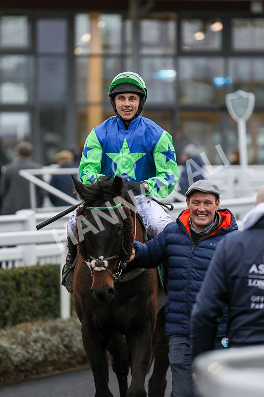 110124-Race 6-Shantou Moon-5433 - Race 6