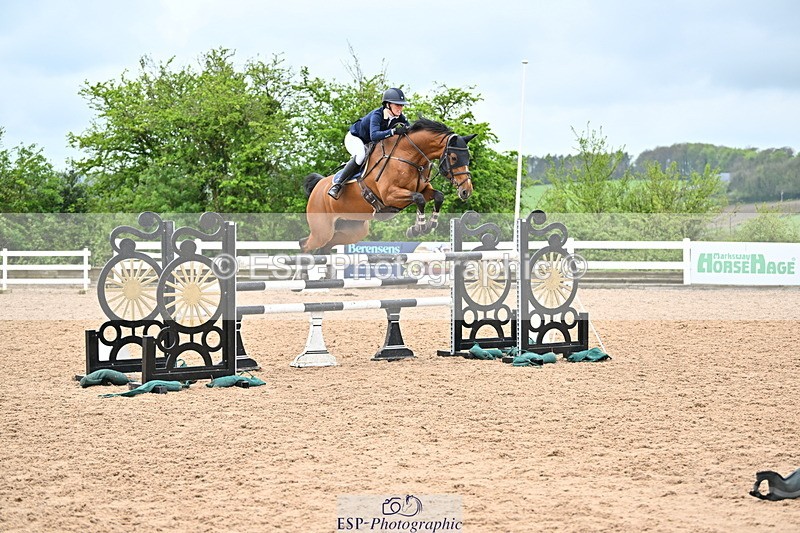240501A-135617-00904 - Cls 8 Snr Foxhunter and 1.20m Open